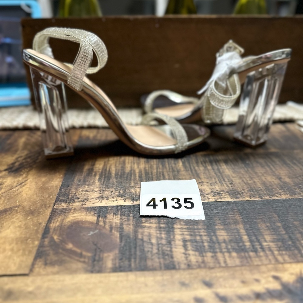 Fashion nova Los Angeles size 7-1/2 new 4”heel silver -bling clear square heels - Picture 3 of 7